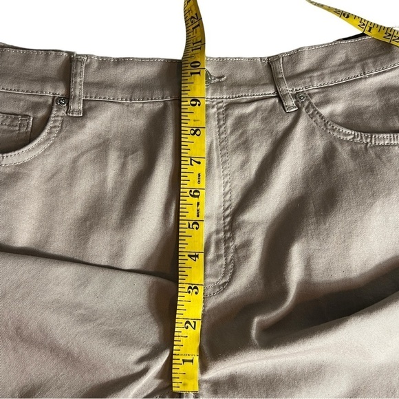 H&M Shorts Women's Size 32 Slim Fit Coupe E' Troite Taupe Stretch - Picture 8 of 9